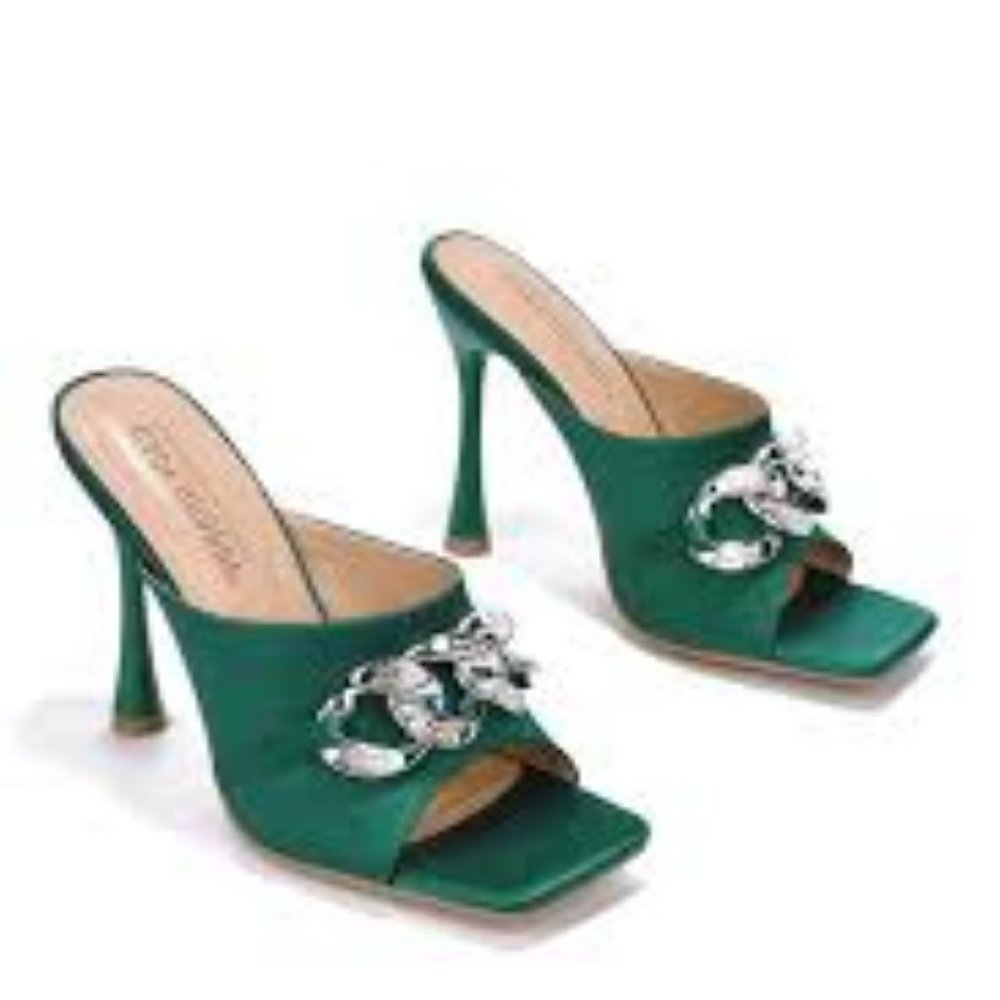 NWT CAPE ROBBIN DISTENY SATIN RHINESTONE CHAIN TRIM HIGH HEELS GREEN 8.5